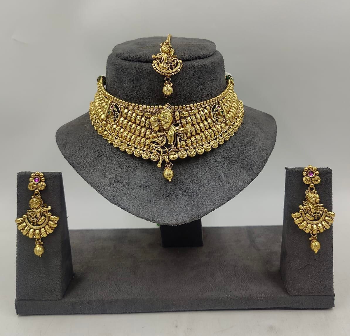 Temple Choker Design 1