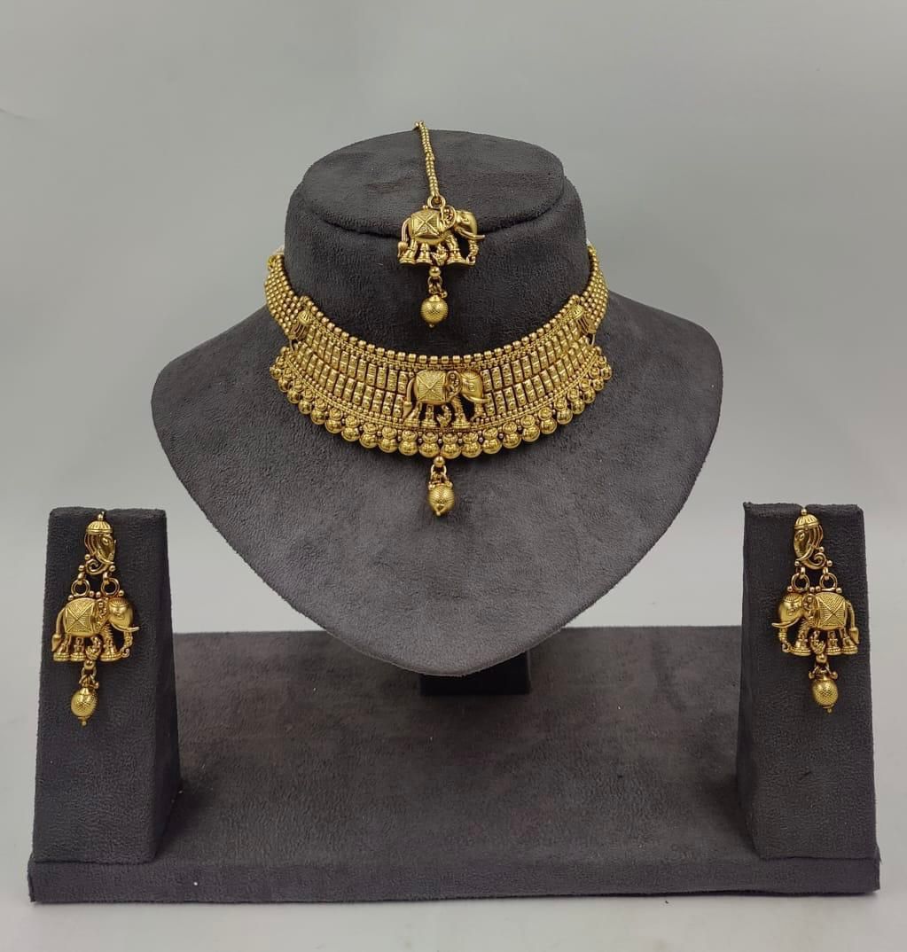 Temple Choker Design 4